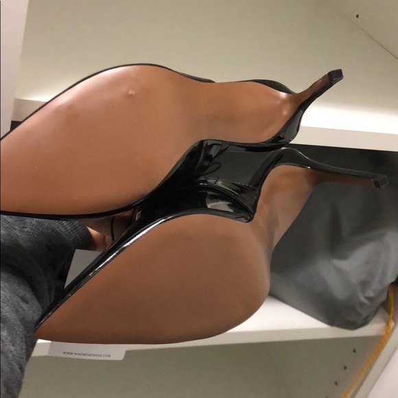 Point stiletto with buckle. Patent leather. - Picture 4 of 4